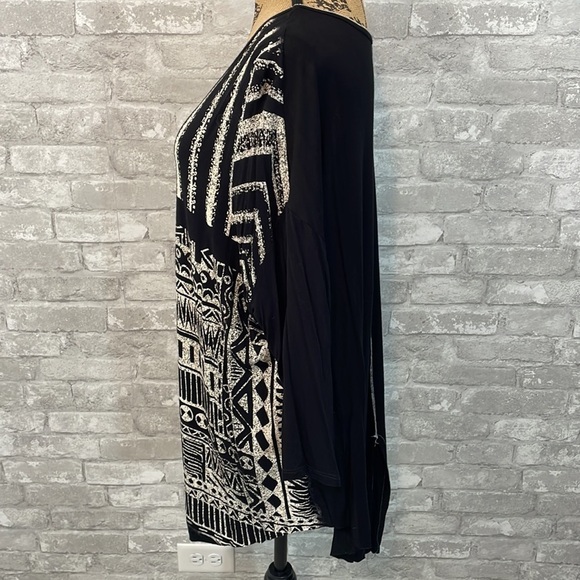 Edista Aztec Graphic Tee - Picture 3 of 5